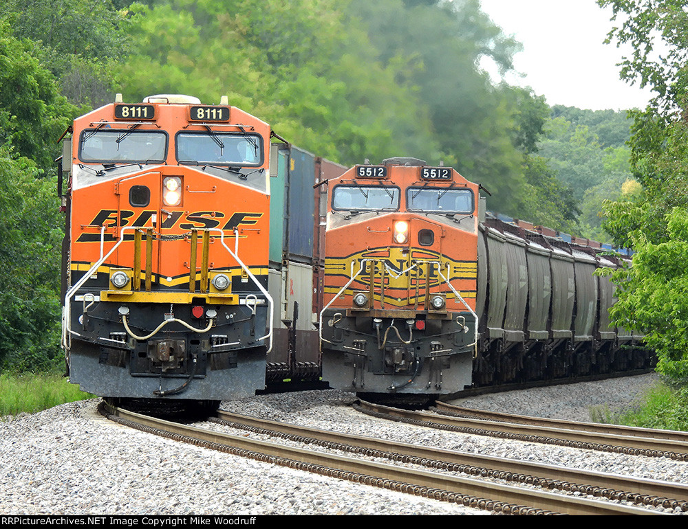 BNSF 8111